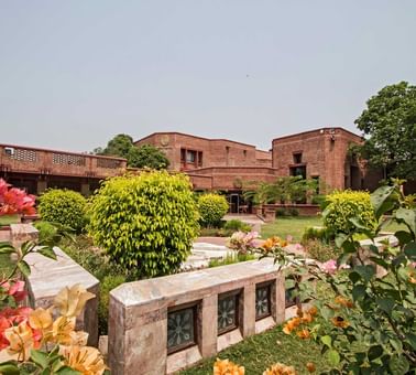 View of Hotel exterior and garden at Faisalabad Serena Hotel